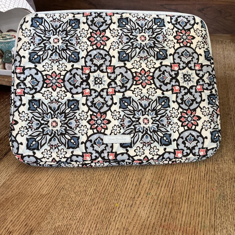 Vera Bradley Quilted Laptop Zip Around Case 14X11 LISBON Gray Blue Coral Pink - Picture 1 of 9